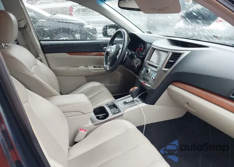 2013 Subaru Outback 3.6R Limited z USA, uszkodzony, nr VIN 4S4BRDLC1D2250378